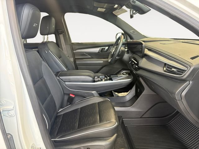 Used 2025 Buick Enclave Sport Touring w/ Power Package image 12