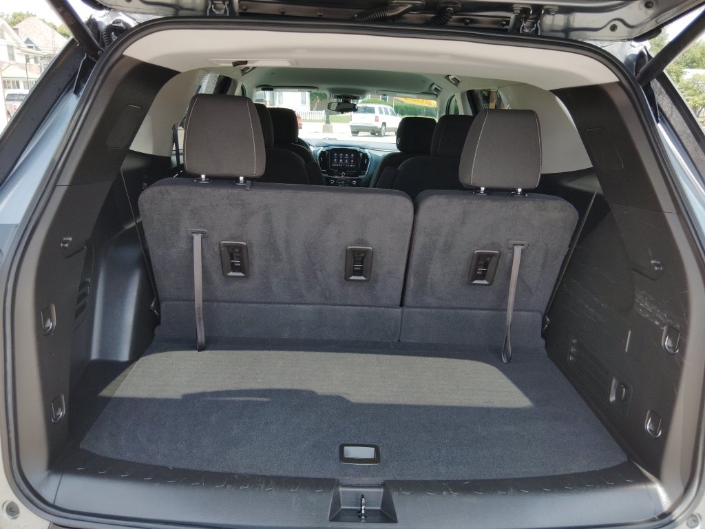 Used 2021 Chevrolet Traverse LT w/ LPO, Cargo Package AWD/4WD image 30
