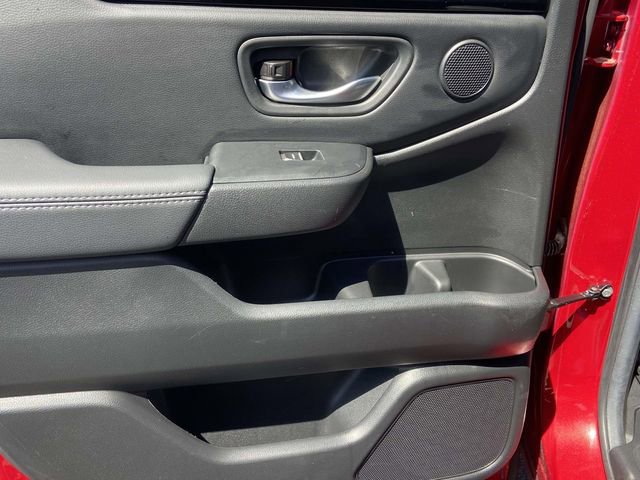 Used 2025 Honda Pilot EX-L image 11