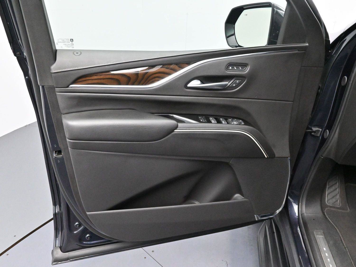 Certified 2024 Cadillac Escalade Sport Platinum image 9