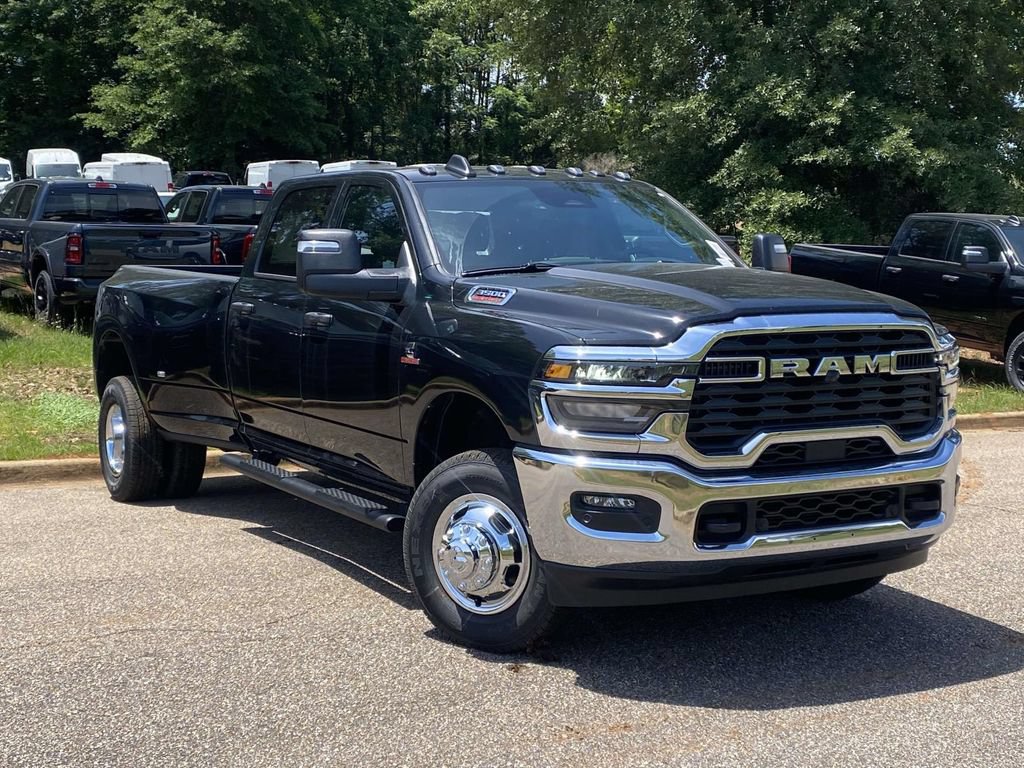 New 2026 RAM 3500 Tradesman AWD/4WD image 32