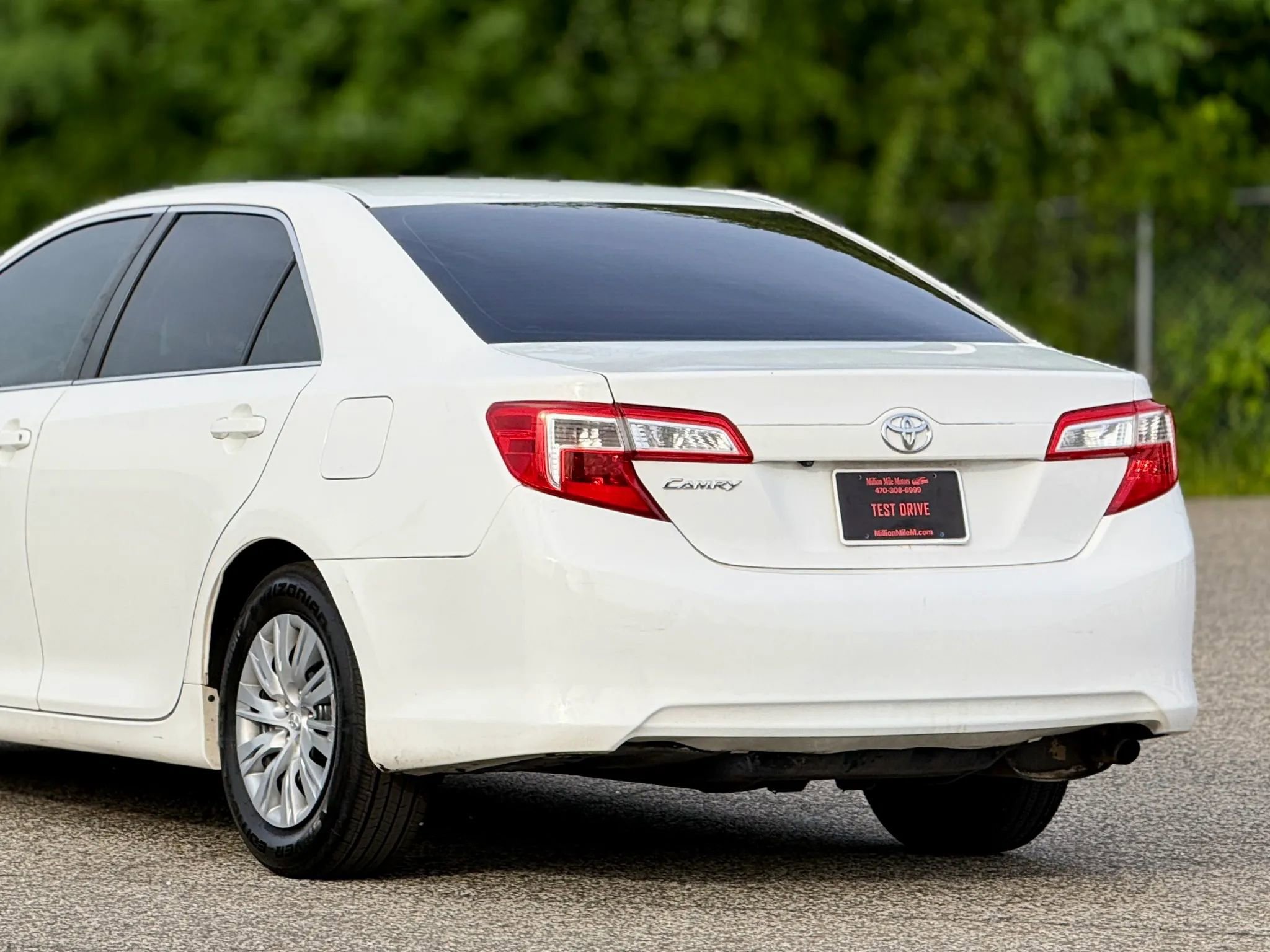 Used 2014 Toyota Camry L FWD image 16
