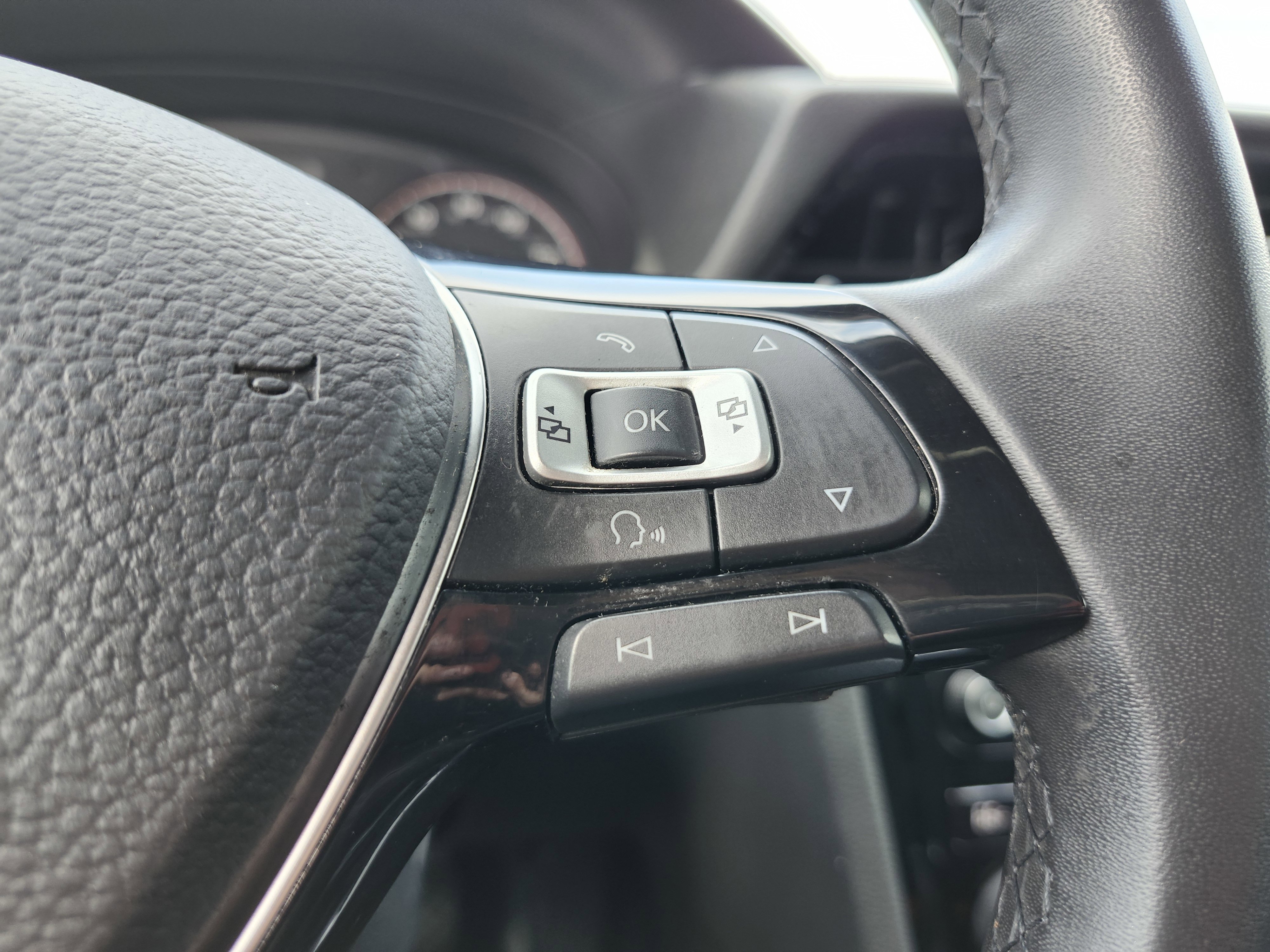 Used 2021 Volkswagen Passat 2.0T SE image 34