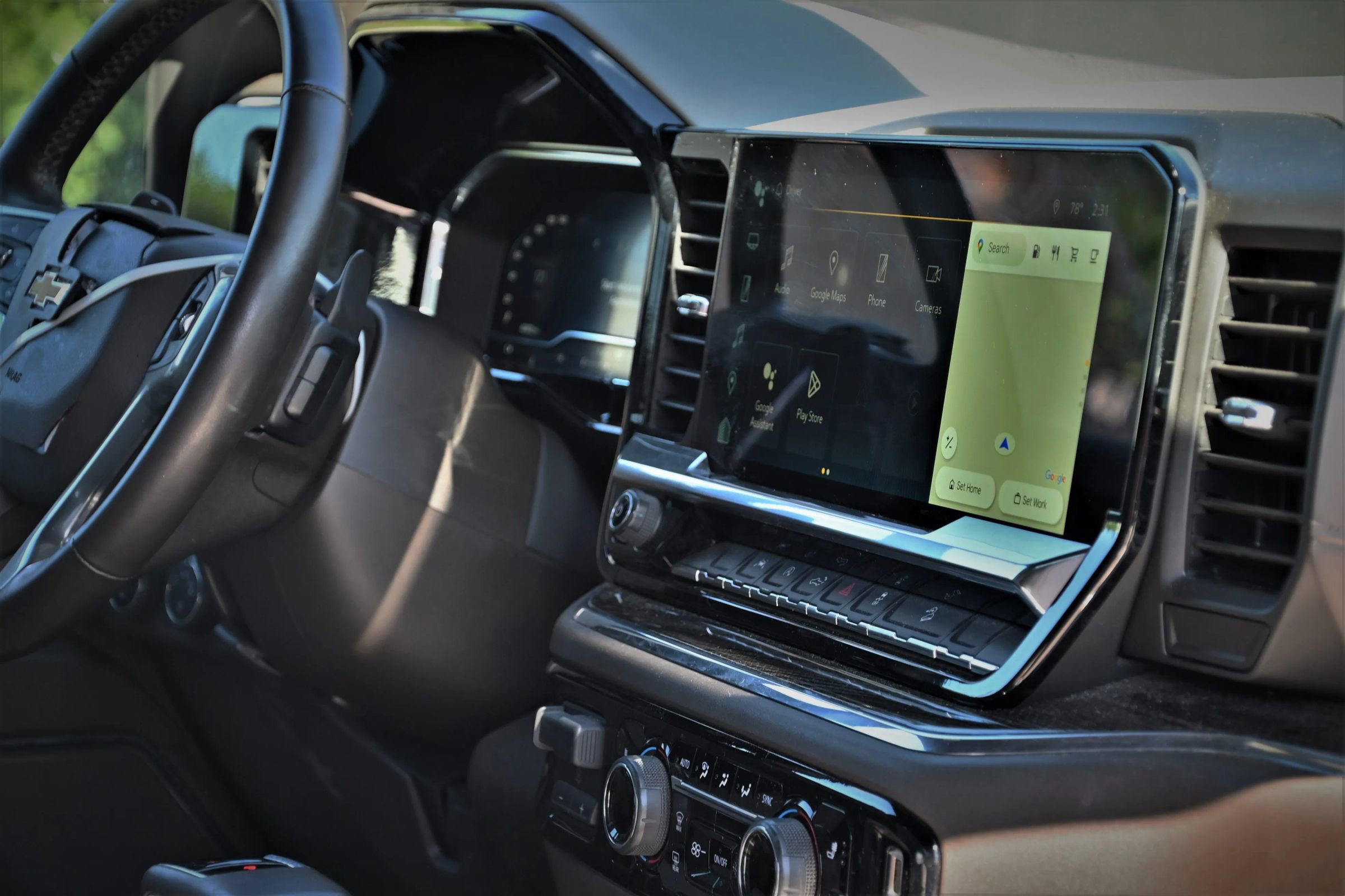 Used 2024 Chevrolet Silverado 1500 LT w/ Z71 Off-Road Package image 13