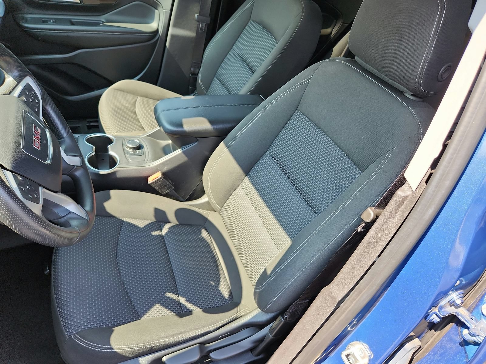 Used 2024 GMC Terrain SLE AWD/4WD image 12