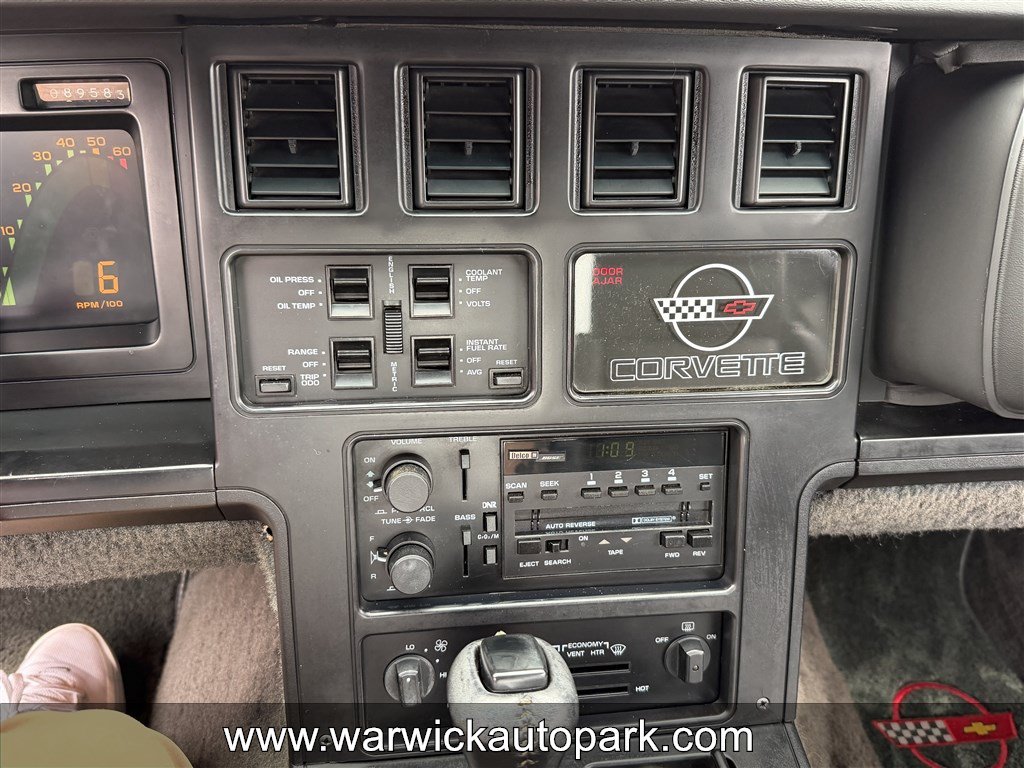 Used 1987 Chevrolet Corvette Coupe RWD image 13