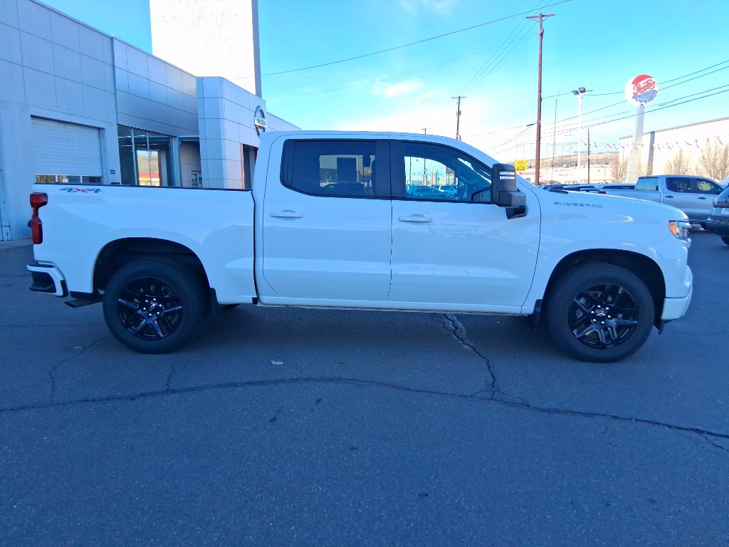 Used 2023 Chevrolet Silverado 1500 RST image 2
