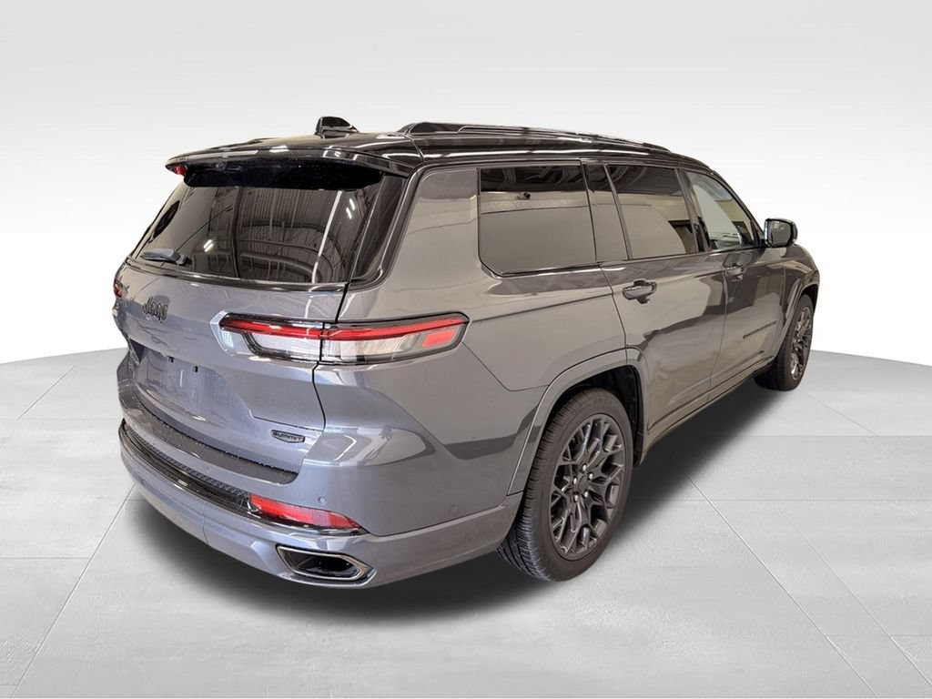 Used 2024 Jeep Grand Cherokee L Summit w/ Advanced Protech Group IV AWD/4WD image 6