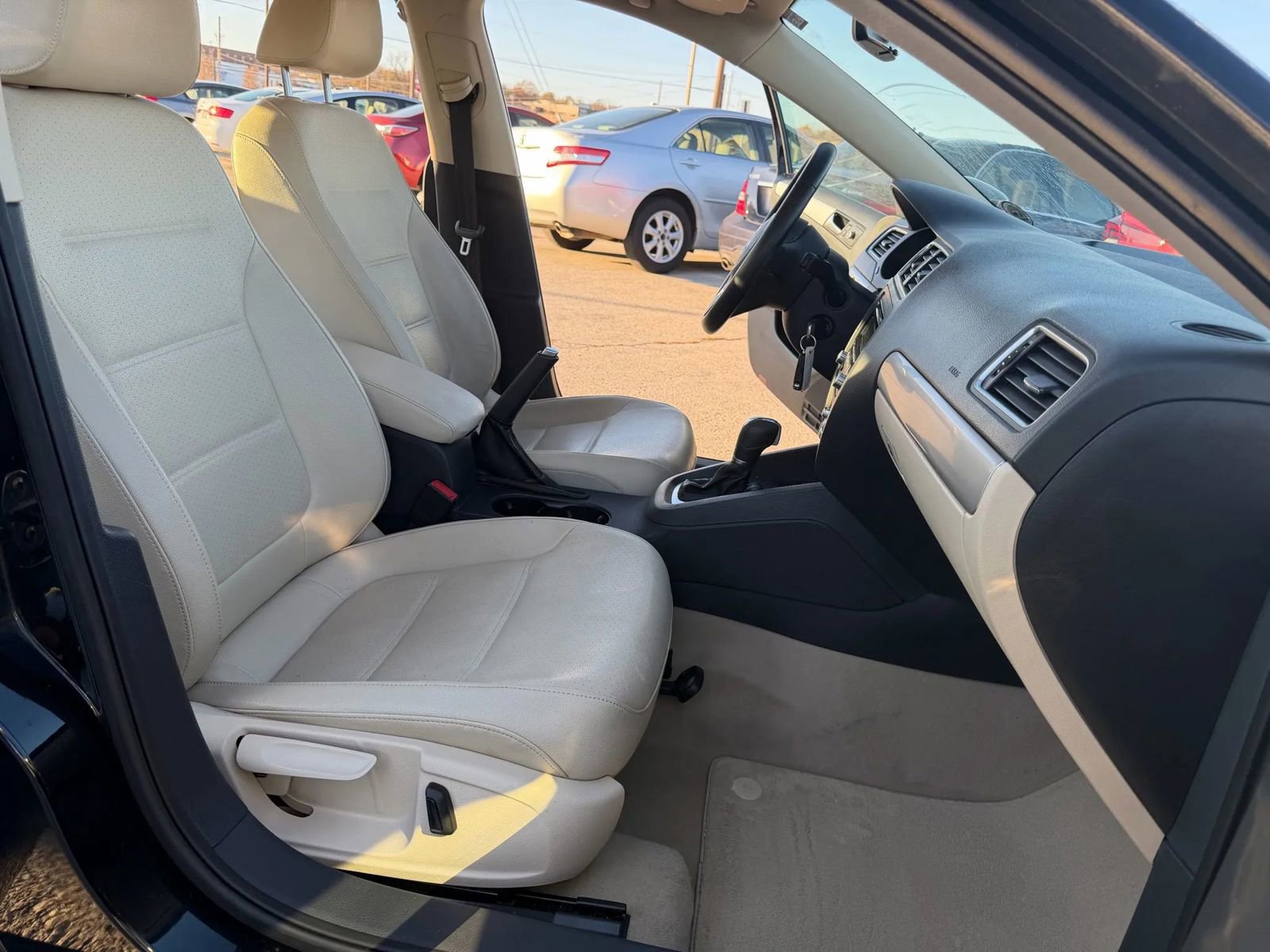 Used 2013 Volkswagen Jetta SE image 16