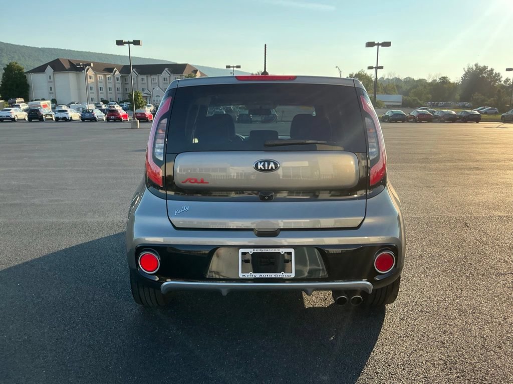 Used 2017 Kia Soul ! w/ Tech Package FWD image 8
