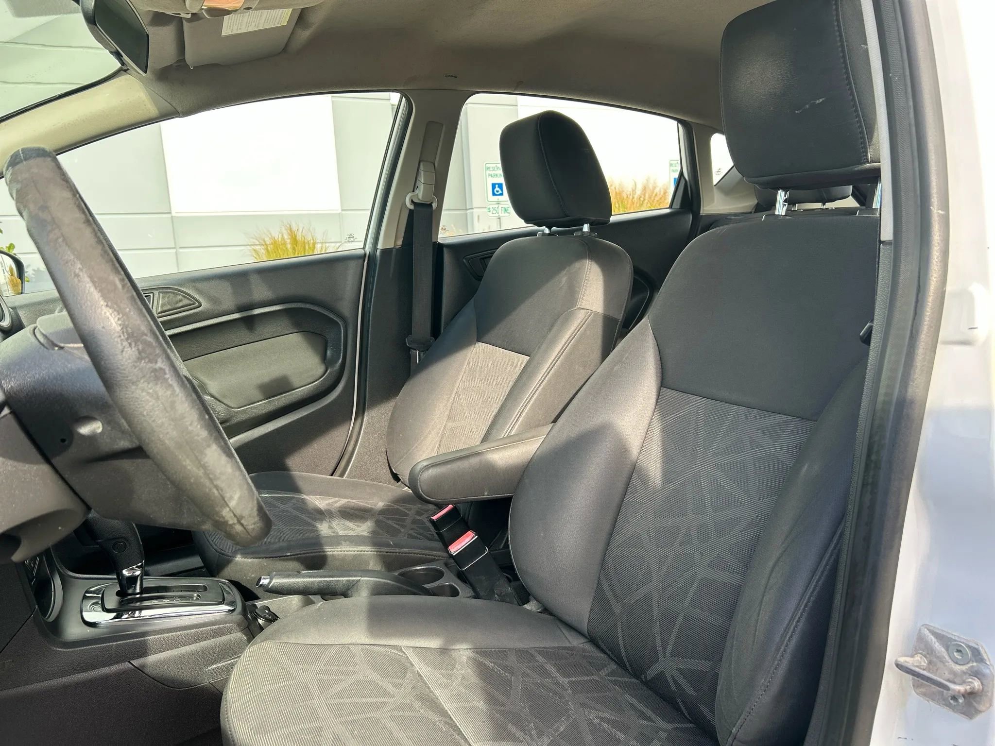 Used 2012 Ford Fiesta SE image 9