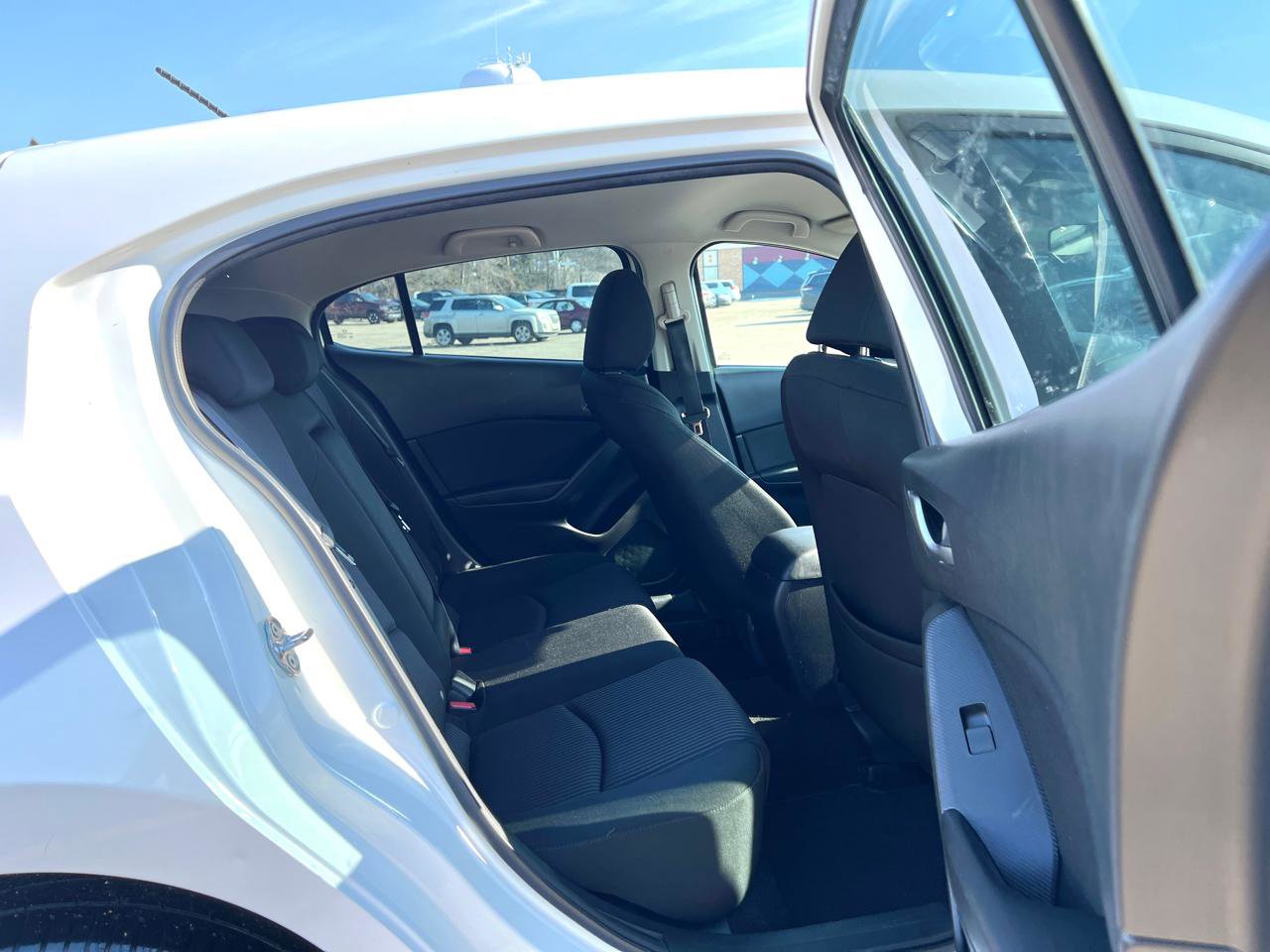 Used 2015 MAZDA MAZDA3 i Touring image 36