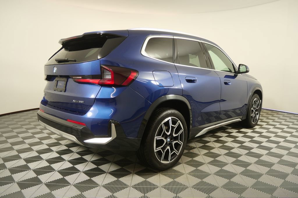 Certified 2025 BMW X1 xDrive28i AWD/4WD image 3