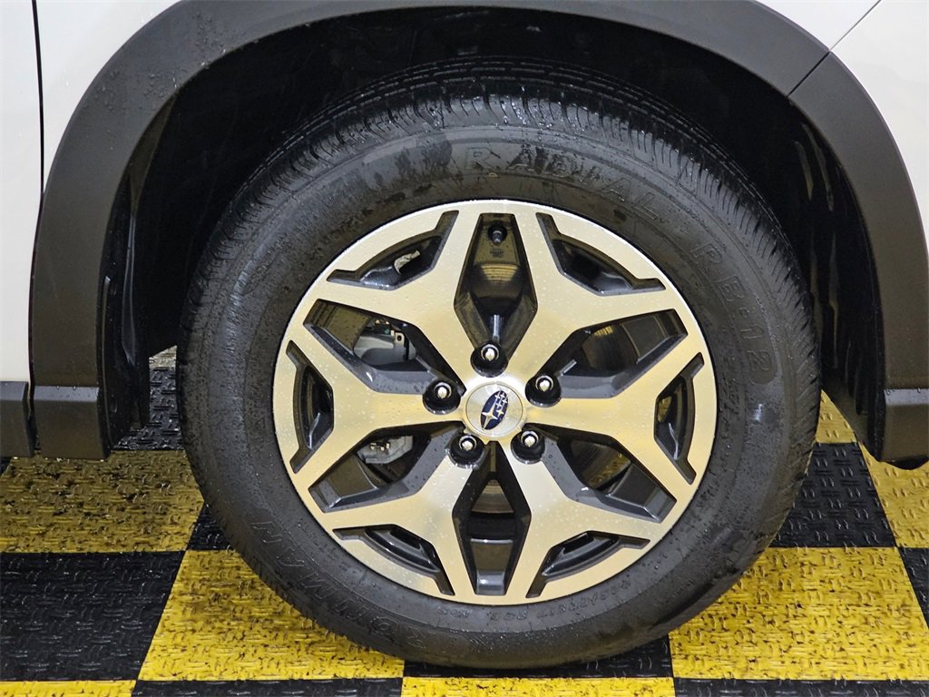 Used 2023 Subaru Forester Premium image 9