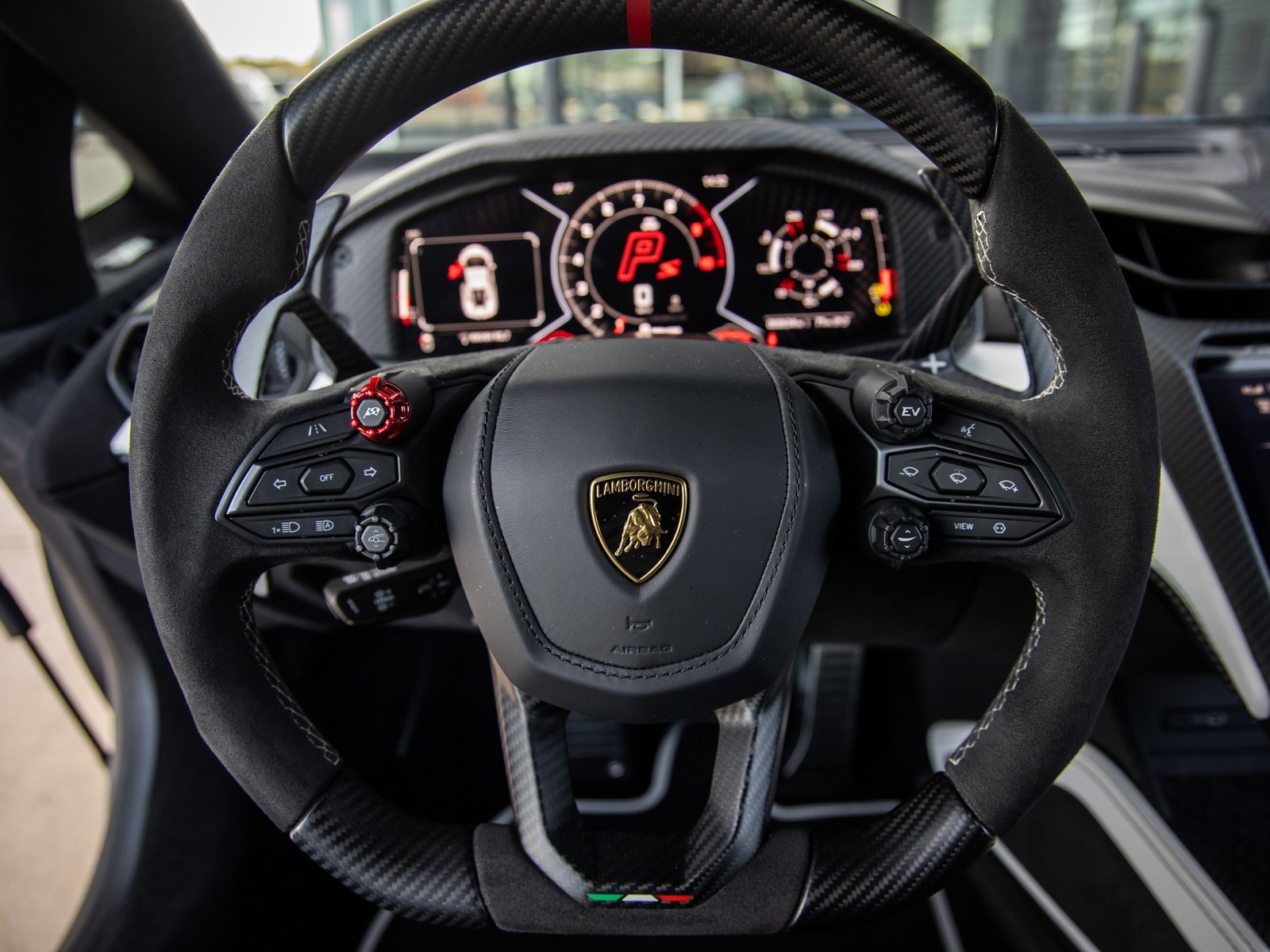 Used 2024 Lamborghini Revuelto image 40