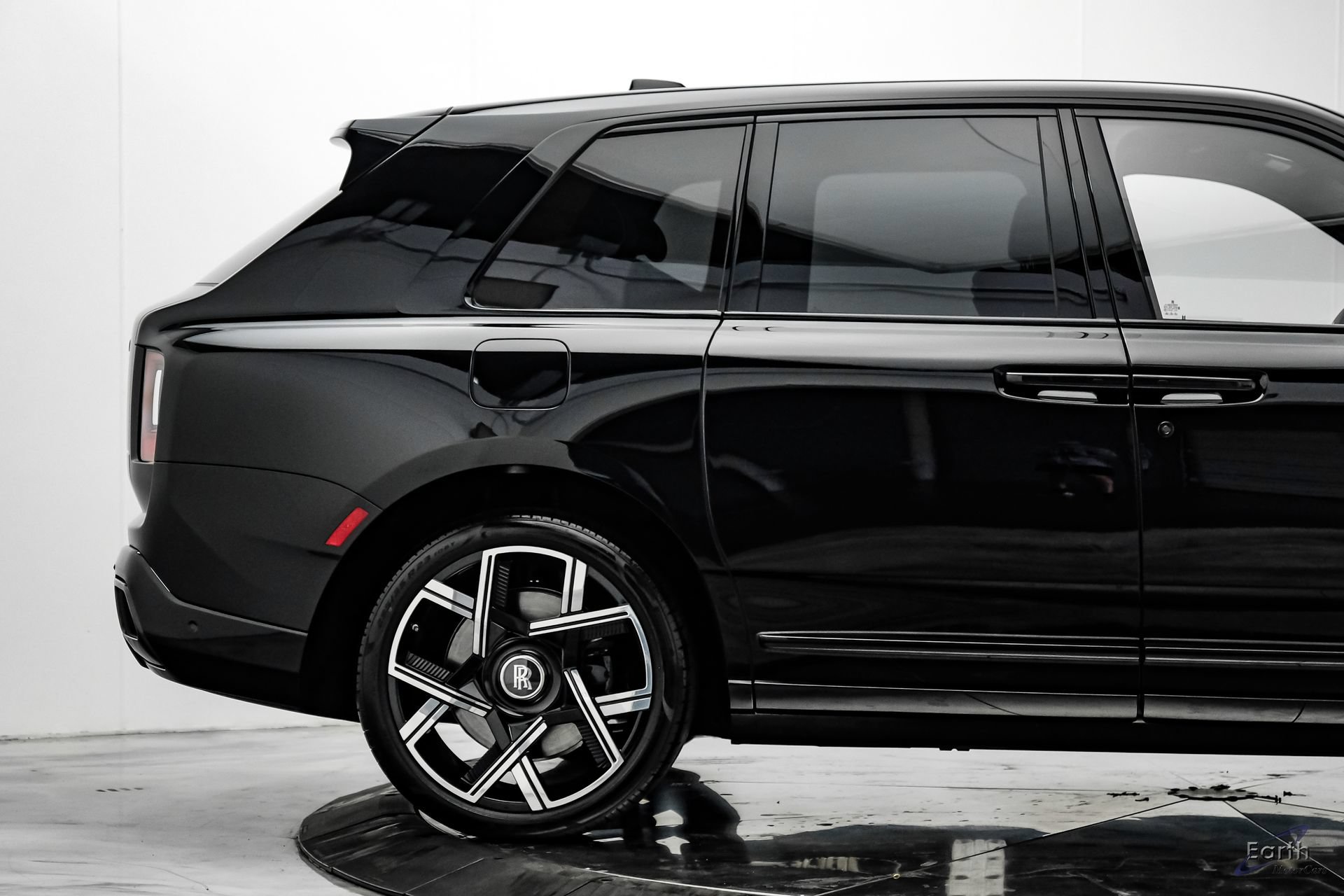Used 2026 Rolls-Royce Cullinan Black Badge AWD/4WD image 25