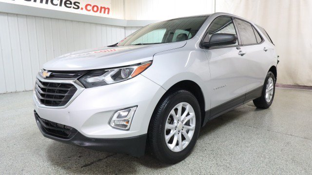Used 2018 Chevrolet Equinox LS FWD image 2