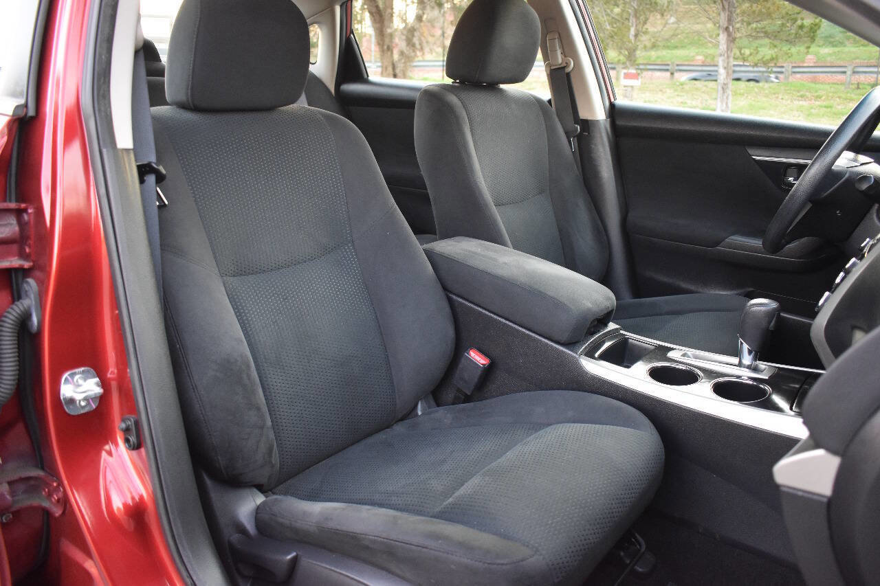 Used 2014 Nissan Altima 2.5 S w/ Sport Value Package image 14