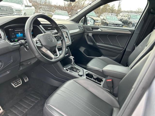 Used 2022 Volkswagen Tiguan SE R-Line image 10