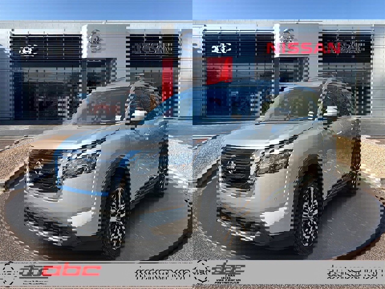 Used 2024 Nissan Pathfinder Platinum w/ Cargo Package