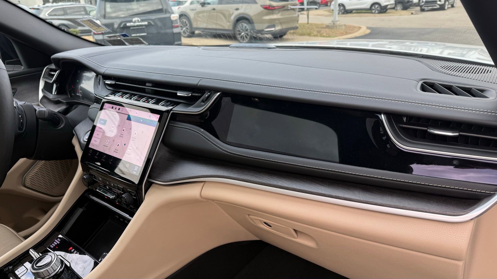 Used 2022 Jeep Grand Cherokee Limited 4xe w/ Luxury Tech Group II image 10