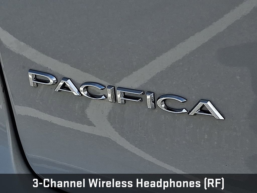 Used 2021 Chrysler Pacifica Limited w/ Uconnect Theater Family Group FWD image 25
