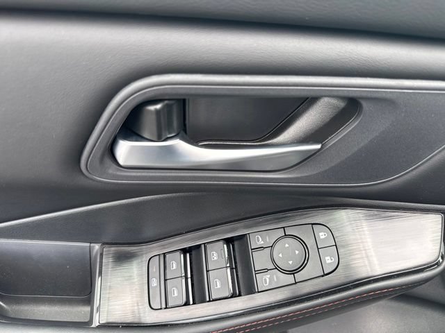 New 2026 Nissan Rogue SV AWD/4WD image 9