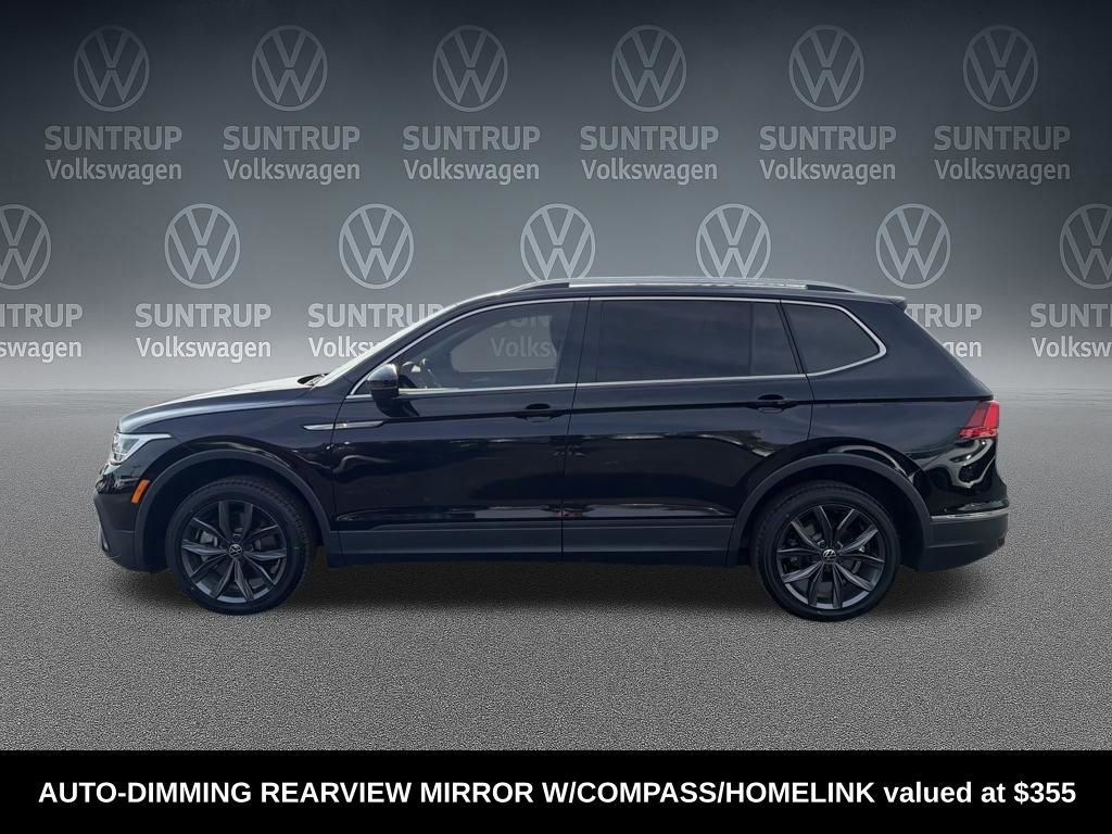 Used 2023 Volkswagen Tiguan SE image 2