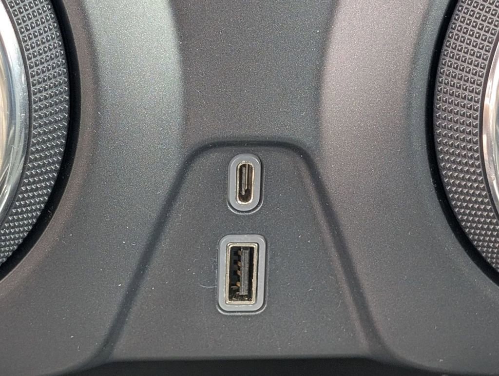 Used 2019 Chevrolet Blazer LT image 32