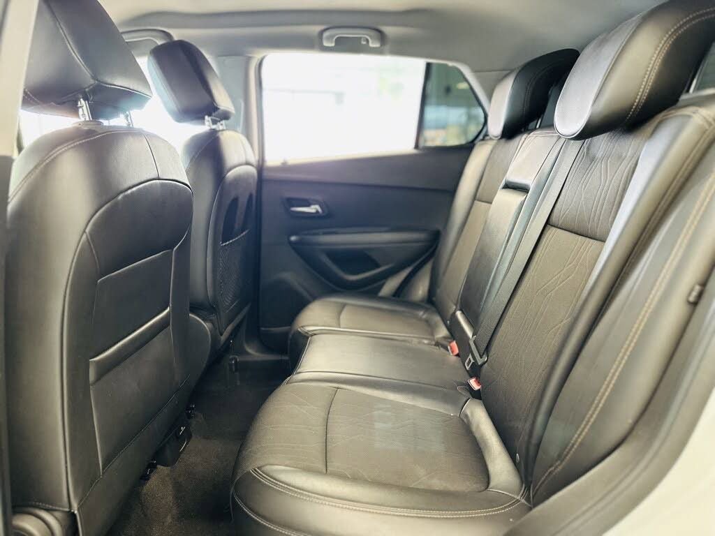 Used 2019 Chevrolet Trax LT w/ LT Convenience Package image 19