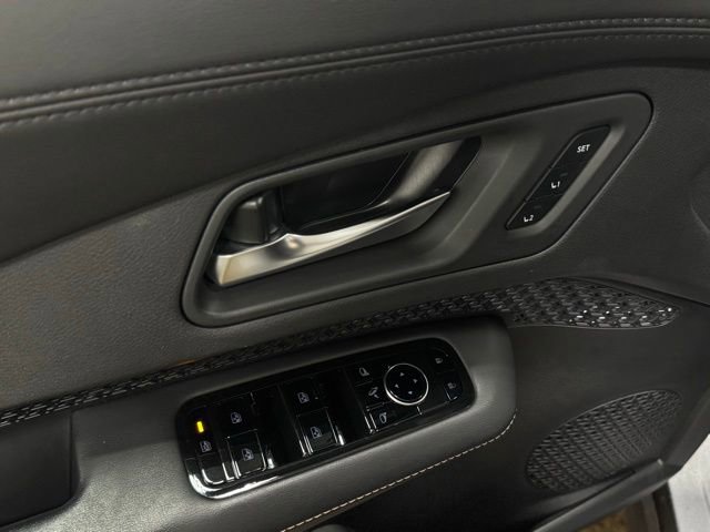 Used 2023 Nissan Ariya FWD image 14