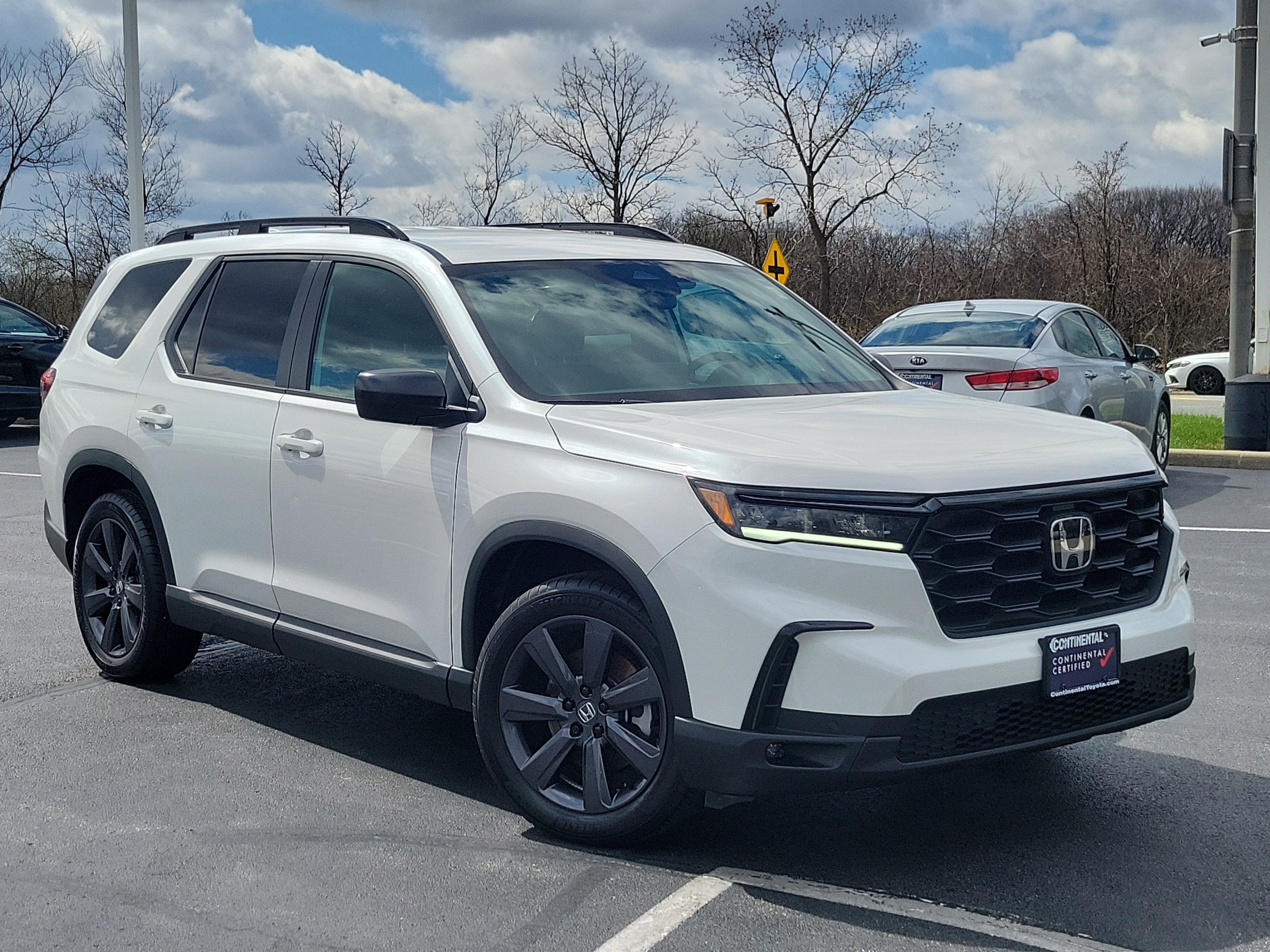 Used 2025 Honda Pilot Sport image 31