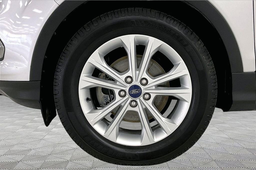 Used 2018 Ford Escape SE w/ Ford Safe & Smart Package FWD image 26