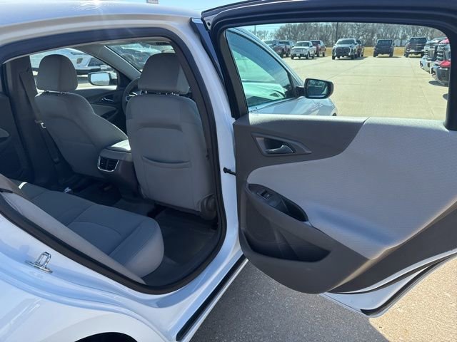 Used 2024 Chevrolet Malibu LT image 39