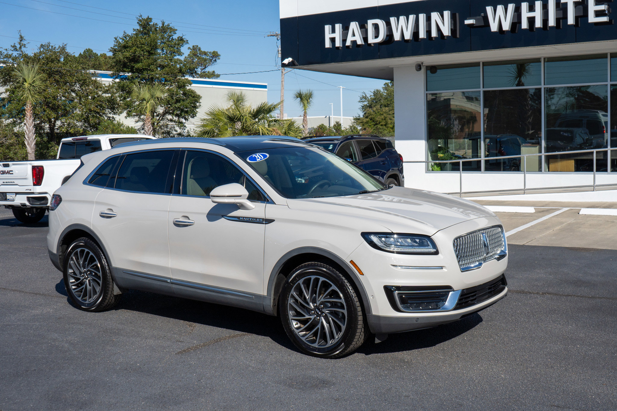 Used 2020 Lincoln Nautilus Reserve w/ Equipment Group 201A image 1