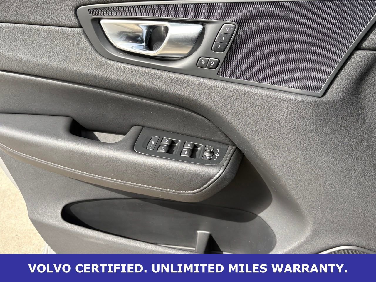 Certified 2025 Volvo XC60 B5 Core AWD/4WD image 26