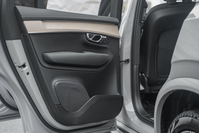 New 2026 Volvo XC90 B6 Plus w/ Protection Package Premier image 37