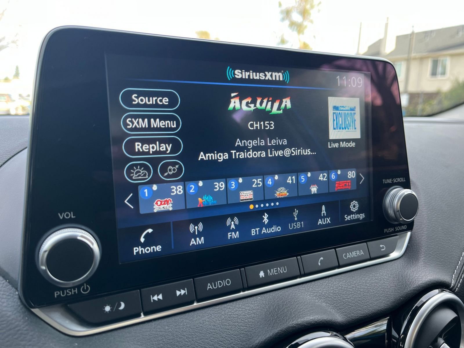 Used 2025 Nissan Sentra SV FWD image 20
