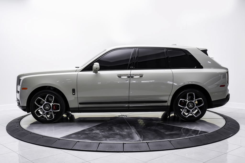 Used 2022 Rolls-Royce Cullinan Black Badge AWD/4WD image 13