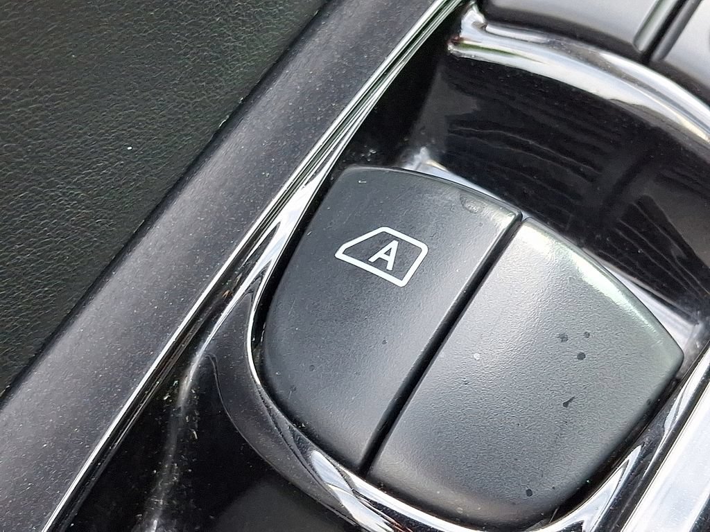 Used 2024 Nissan Altima 2.5 SR FWD image 24