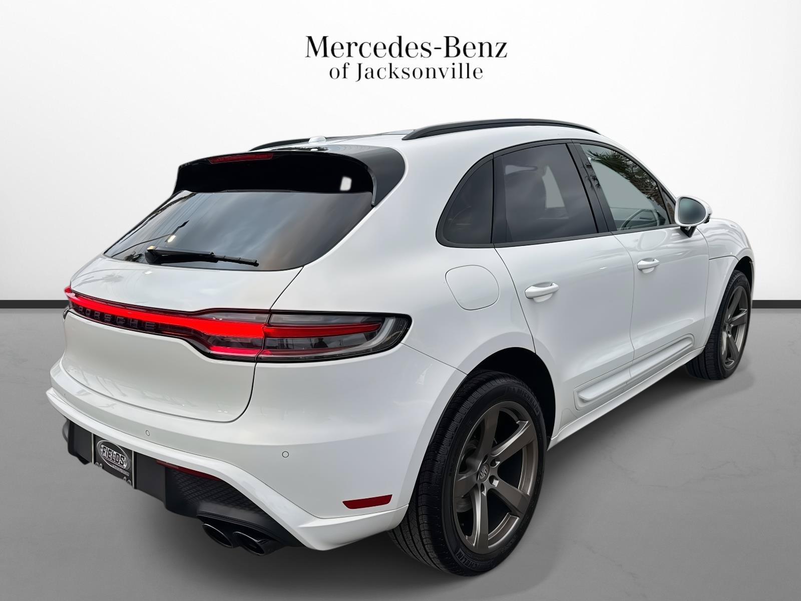 Used 2023 Porsche Macan Turbo AWD/4WD image 3