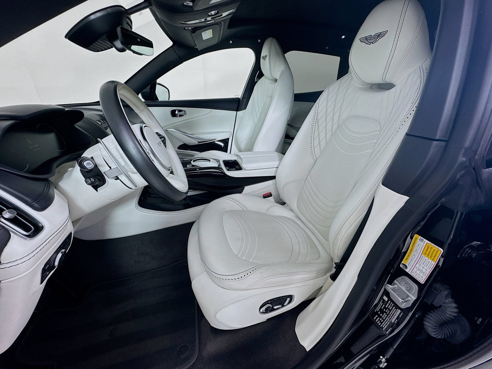 Used 2023 Aston Martin DBX 707 AWD/4WD image 19