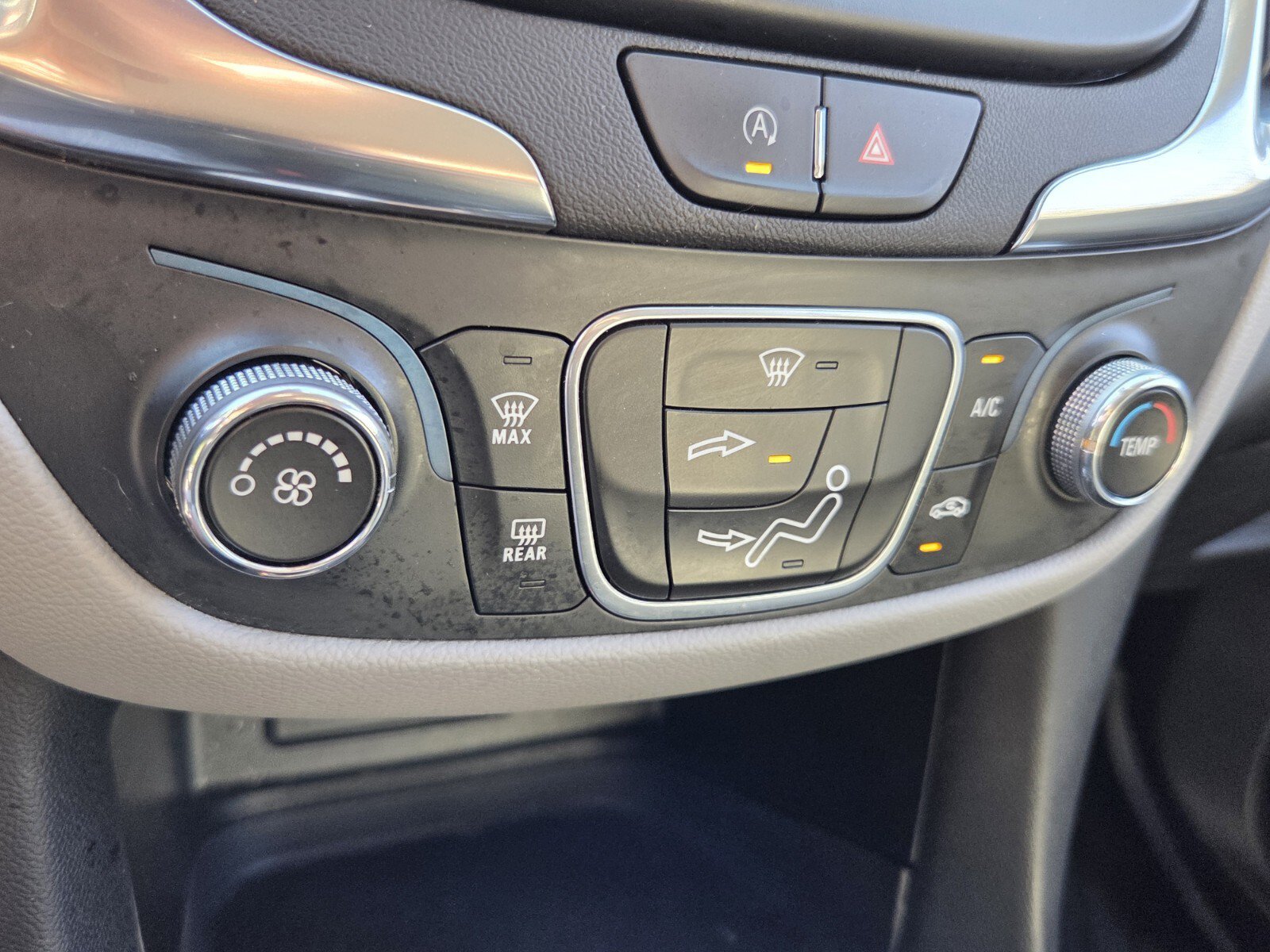 Used 2024 Chevrolet Equinox LS w/ LS Convenience Package FWD image 28