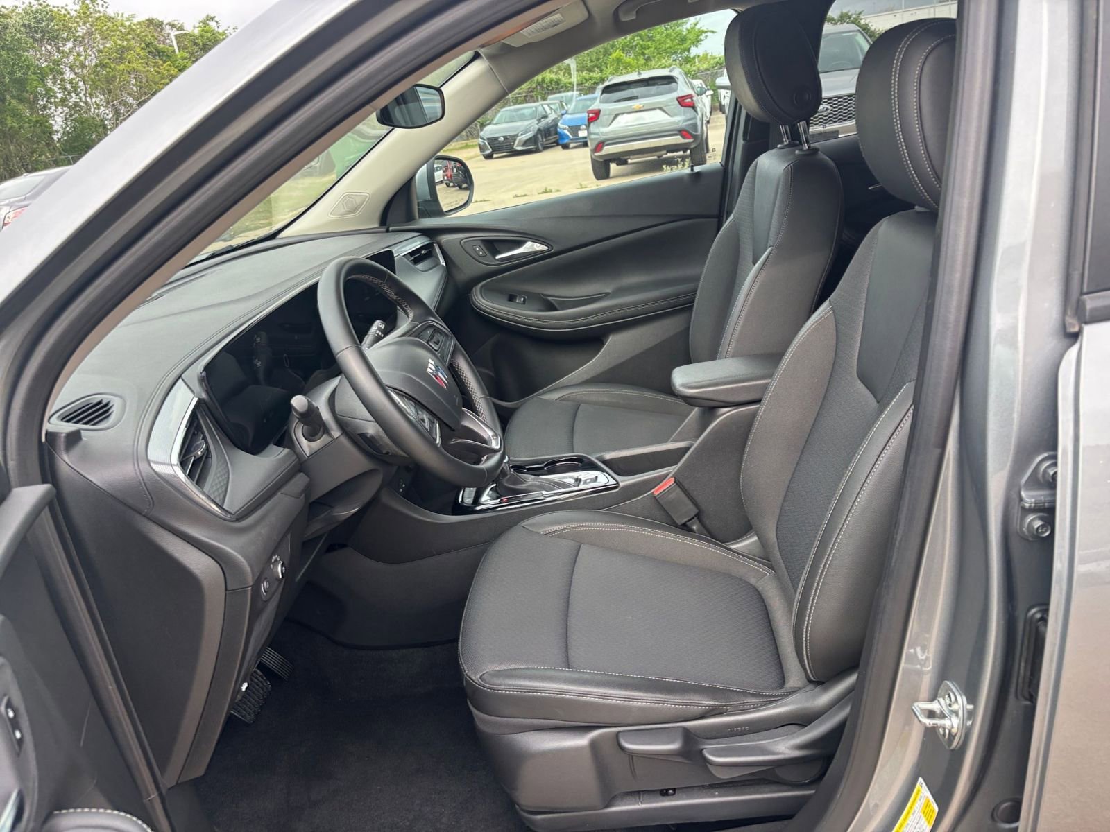 Used 2025 Buick Encore GX Preferred FWD image 25