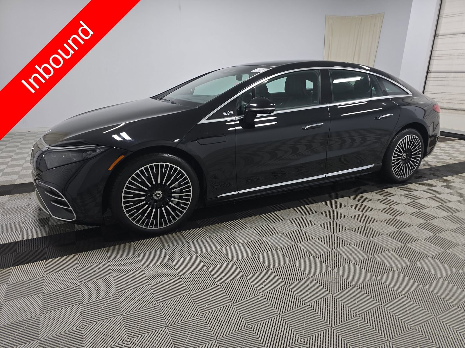 Used 2022 Mercedes-Benz EQS 580 4MATIC Sedan image 1