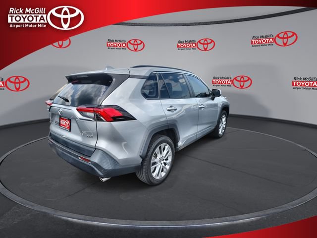 Used 2022 Toyota RAV4 XLE Premium FWD image 8