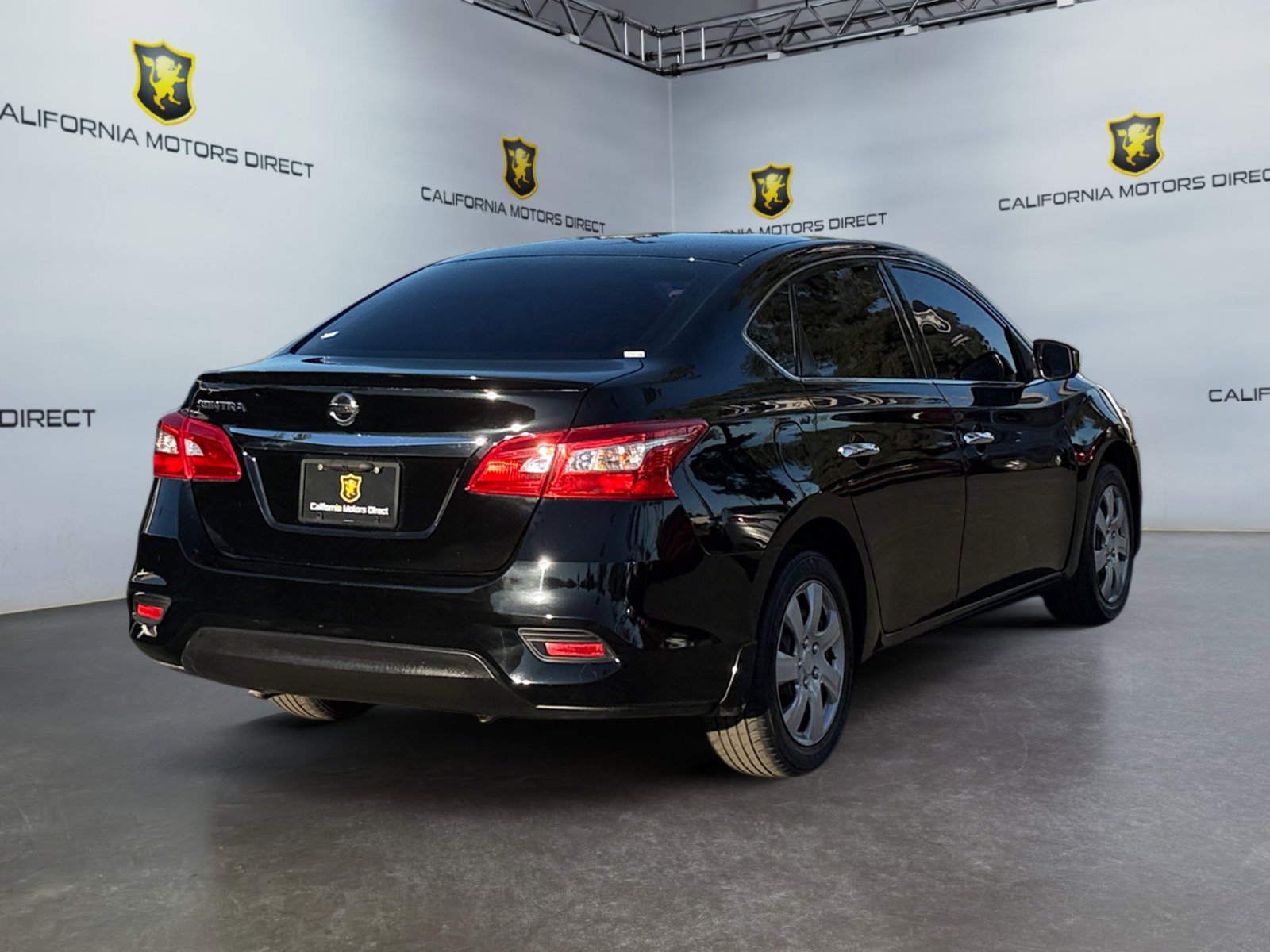 Used 2016 Nissan Sentra S image 5