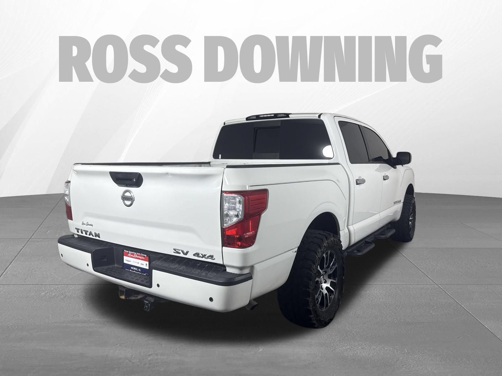Used 2021 Nissan Titan SV w/ Off Road Protection Package AWD/4WD image 4