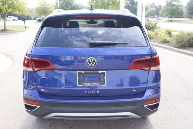 Used 2024 Volkswagen Taos SEL image 4