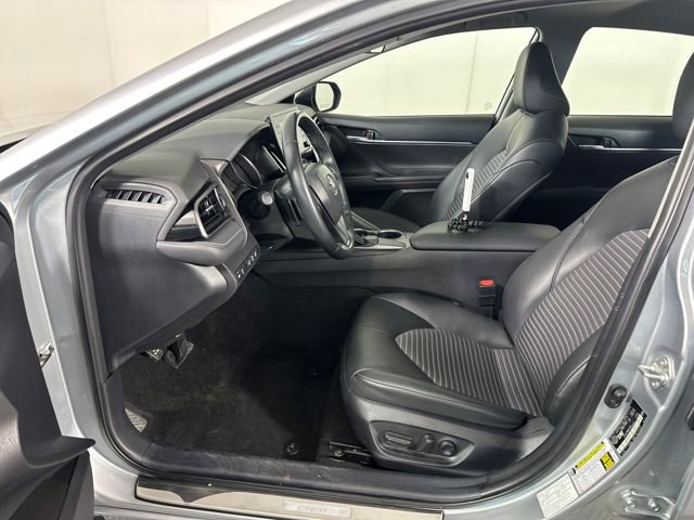 Used 2023 Toyota Camry SE image 11